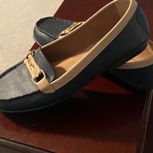 Woman’s Aerosoles shoes size 8